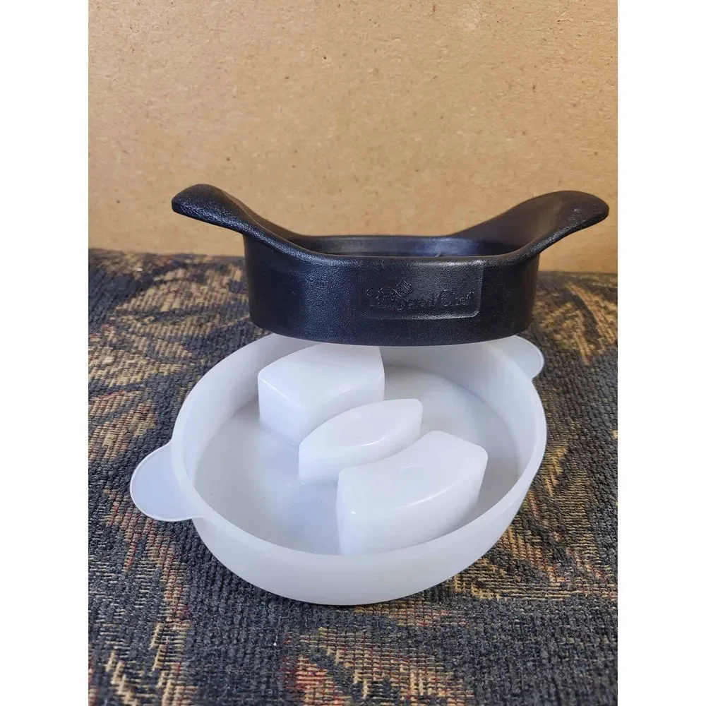 Retired Pampered Chef Mango Wedger Slicer Cutter W/ Blade Cover